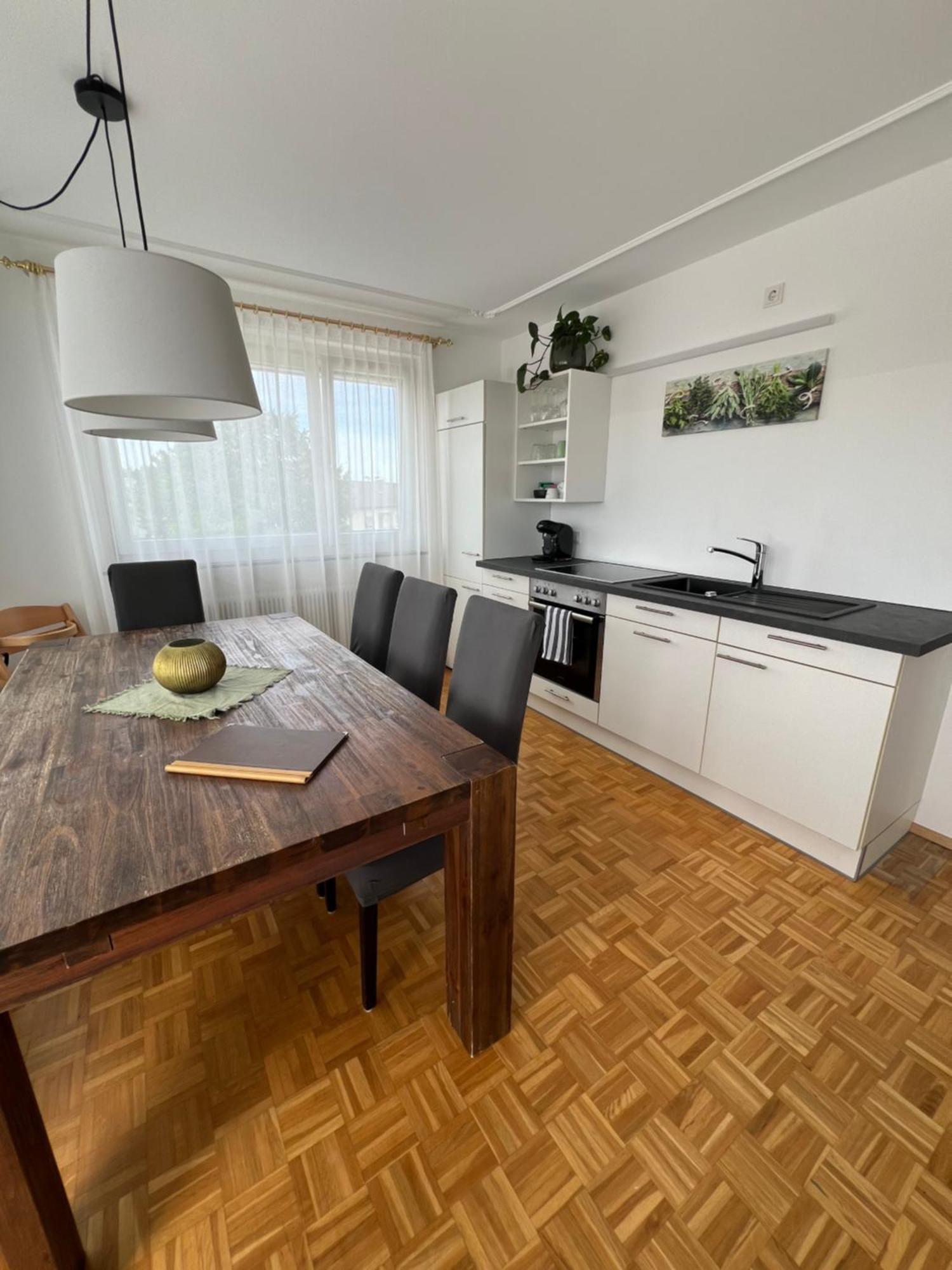 Ferienwohnung Ueber Den Daechern Von Брегенц Екстериор снимка