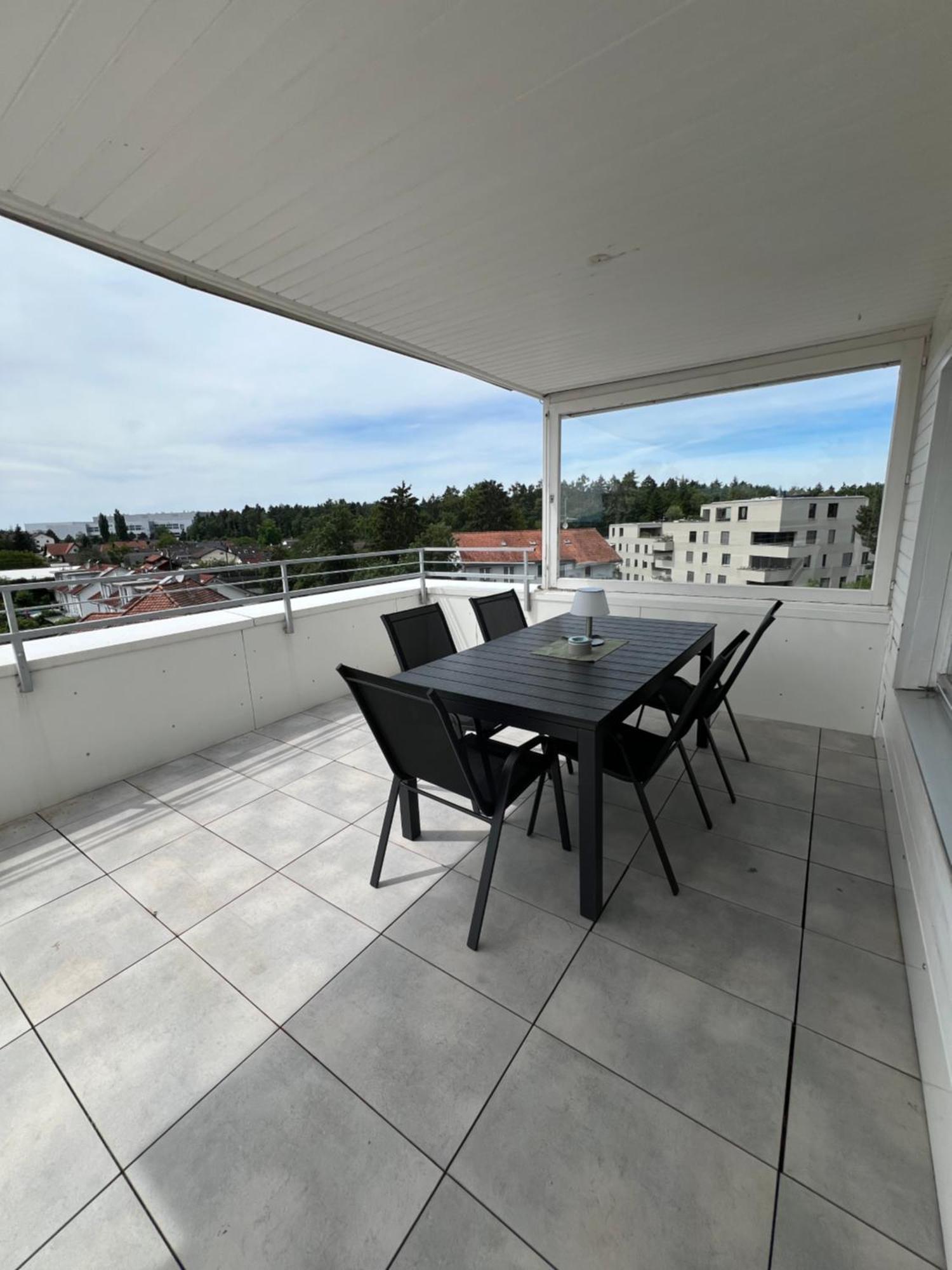 Ferienwohnung Ueber Den Daechern Von Брегенц Екстериор снимка